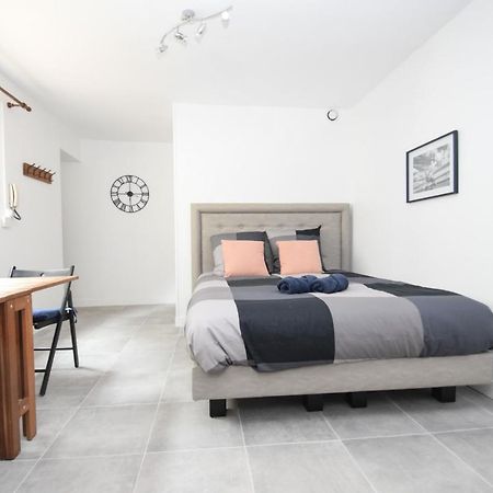 TOP studio refait à neuf aux porte de Paris proche RERMétro Vincennes Extérieur photo